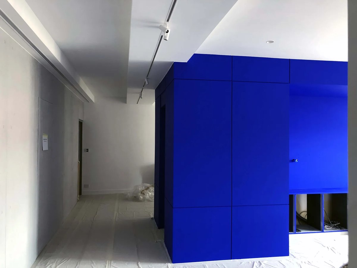 Un appartement bleu Klein, vue 13